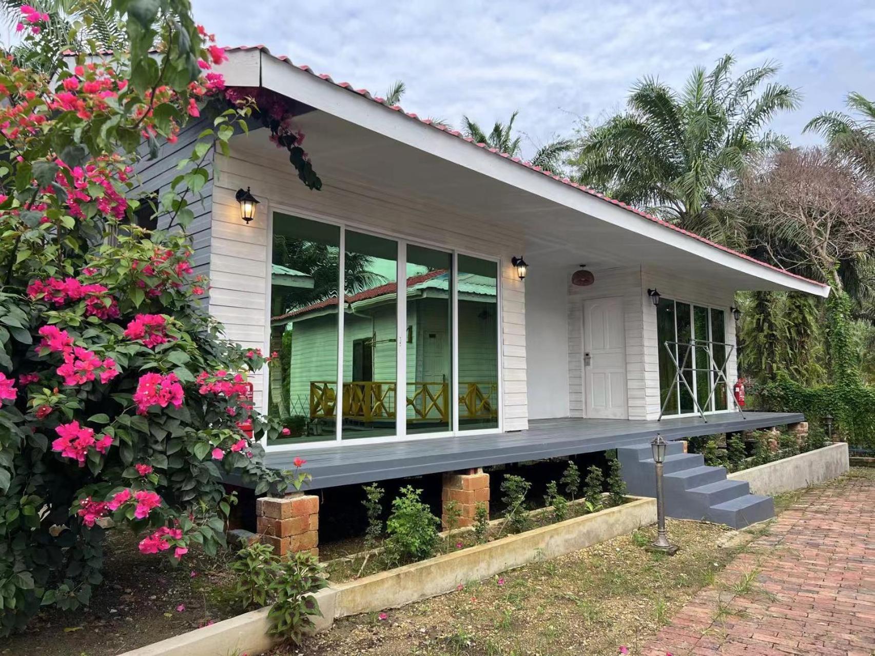 Shunde Palm Resort 仙本那顺德人家棕榈园 Semporna Exterior foto